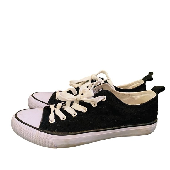 ⭐️ Twisted Slip In and Step Out Shoes - Picture 2 of 7